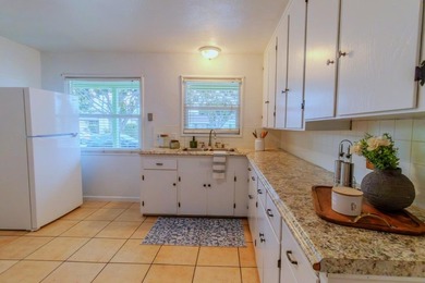 Welcome to this charming single-story home conveniently located - photo 12