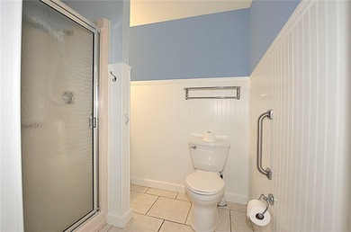 RARE FIND...1st Floor remodeled 2 Bed/2 Bath partially furnished - photo 14