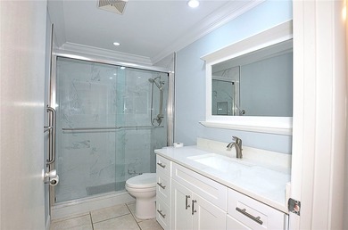 RARE FIND...1st Floor remodeled 2 Bed/2 Bath partially furnished - photo 18
