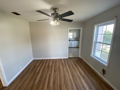 Welcome home to WESTCHESTER PLACE subdivision. This - photo 21
