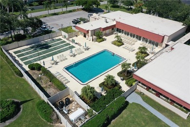 RARE FIND...1st Floor remodeled 2 Bed/2 Bath partially furnished - photo 22