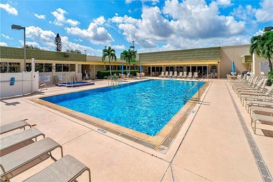 RARE FIND...1st Floor remodeled 2 Bed/2 Bath partially furnished - photo 23