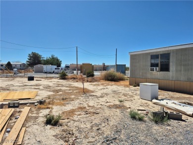 Fixer Upper with Huge Potential on 1.1 Acres in Pahrump!  Bring