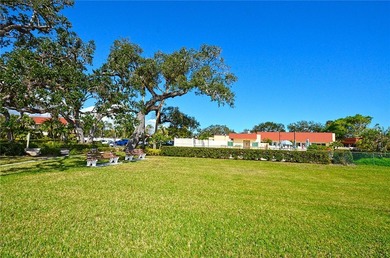 RARE FIND...1st Floor remodeled 2 Bed/2 Bath partially furnished - photo 31