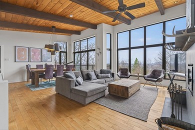 Stunning contemporary and inviting property with spectacular - photo 7
