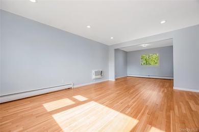 Welcome to this beautifully updated, move-in-ready 5-bedroom, 2 - photo 12