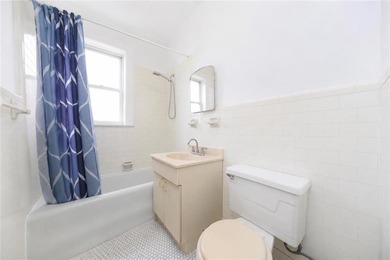 Exceptional investment opportunity in the heart of Gravesend! - photo 13