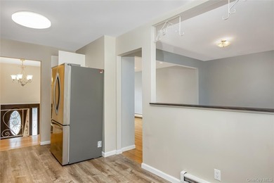 Welcome to this beautifully updated, move-in-ready 5-bedroom, 2 - photo 18