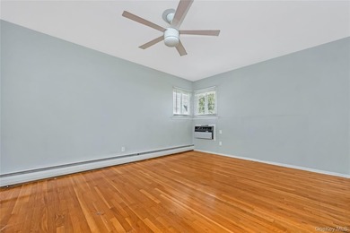 Welcome to this beautifully updated, move-in-ready 5-bedroom, 2 - photo 22