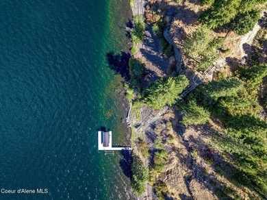 Waterfront Retreat: 14.55-acres of privacy on the shores of - photo 29