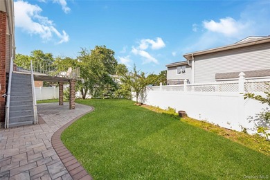 Welcome to this beautifully updated, move-in-ready 5-bedroom, 2 - photo 33