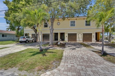Location! Excellent investment opportunity! This well-maintained - photo 1