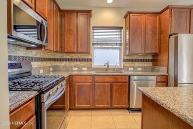 Beautiful David Weekley home in Greenleaf Village! Freshly - photo 21