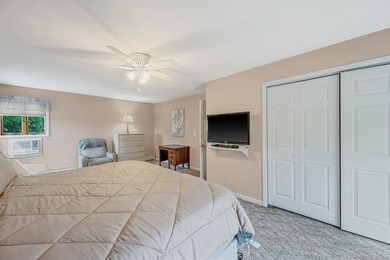 Beautifully maintained and move-in ready, this spacious - photo 22