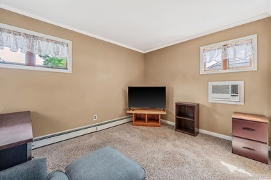 Beautifully maintained and move-in ready, this spacious - photo 26