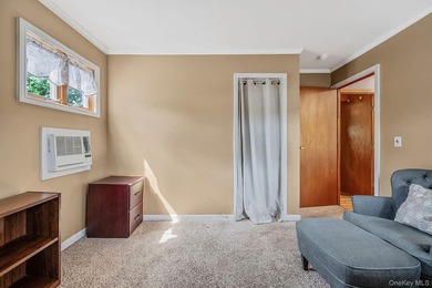 Beautifully maintained and move-in ready, this spacious - photo 27