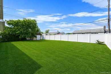 Beautifully maintained and move-in ready, this spacious - photo 35