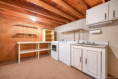 Beautifully maintained and move-in ready, this spacious - photo 36