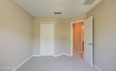 Beautiful David Weekley home in Greenleaf Village! Freshly - photo 36
