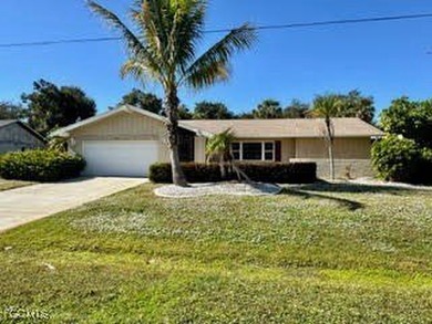 Caloosahatchee River Home For Sale in North Fort Myers Florida