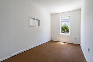 Colonial-style home featuring 4 bedrooms, 1.5 baths, formal - photo 10