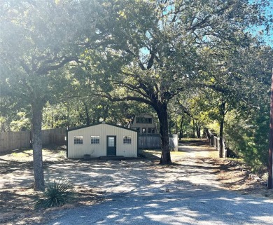 Great investment opportunity!! There are two separate homes that - Lake Home For Sale in Hawkins, Texas