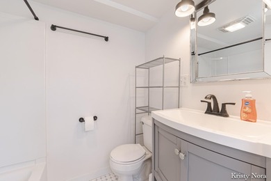 Charming bungalow that's move-in ready and full of appeal! This - photo 12