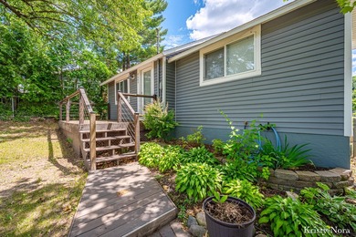 Charming bungalow that's move-in ready and full of appeal! This - photo 16