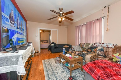 Well maintained two family in residential Rosedale. Both floors - photo 17