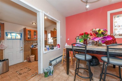 Well maintained two family in residential Rosedale. Both floors - photo 18