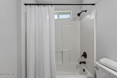 Beautifully renovated 3-bedroom, 2-bath home with a 2-car garage - photo 26