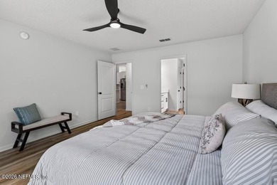 Beautifully renovated 3-bedroom, 2-bath home with a 2-car garage - photo 33