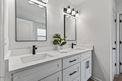 Beautifully renovated 3-bedroom, 2-bath home with a 2-car garage - photo 34