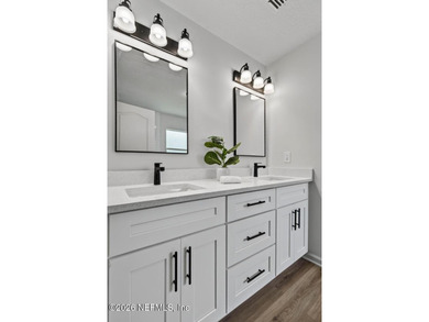 Beautifully renovated 3-bedroom, 2-bath home with a 2-car garage - photo 35