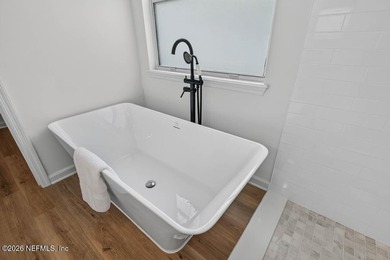 Beautifully renovated 3-bedroom, 2-bath home with a 2-car garage - photo 39