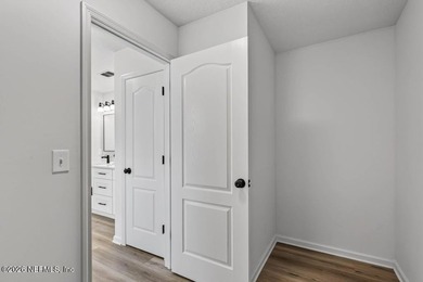 Beautifully renovated 3-bedroom, 2-bath home with a 2-car garage - photo 43