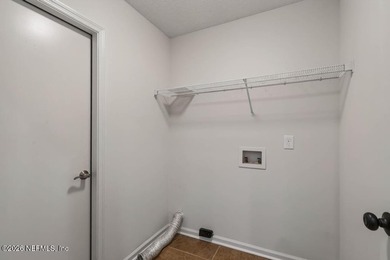 Beautifully renovated 3-bedroom, 2-bath home with a 2-car garage - photo 44