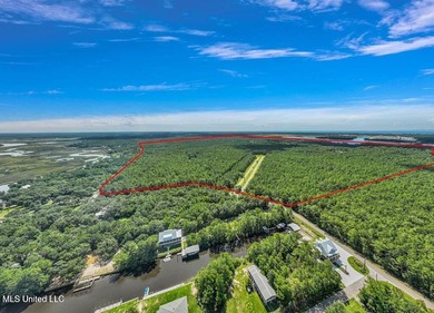 Discovery Bay is 252 acres of beautiful waterfront that offers a - photo 4