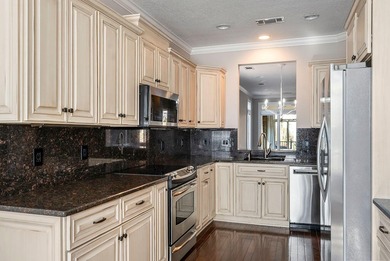 Welcome home to 137 Poppy Ct, this 2-bedroom, 2-bath home