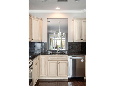 Welcome home to 137 Poppy Ct, this 2-bedroom, 2-bath home