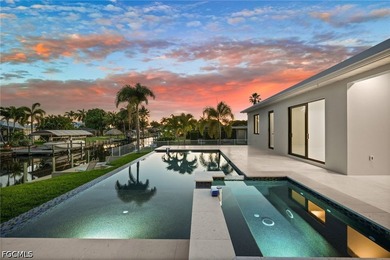 Brand-new waterfront luxury in Cape Coral's iconic Yacht Club - photo 4