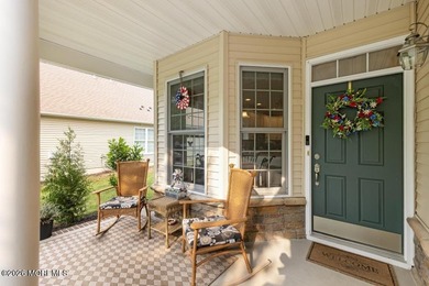 Wonderful curb appeal on this rarely found 3 bedroom, 3 bath - photo 6