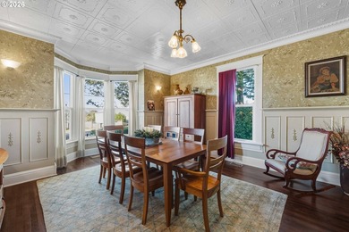 NEW PRICE, MOTIVATED SELLER!! Beautifully updated Victorian home - photo 12