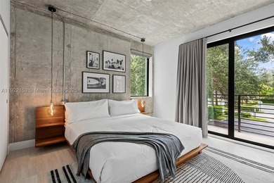 New Pricing, Seller is motivated! Recently appraised at $3.86M - photo 14