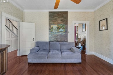 NEW PRICE, MOTIVATED SELLER!! Beautifully updated Victorian home - photo 14