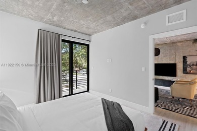 New Pricing, Seller is motivated! Recently appraised at $3.86M - photo 15