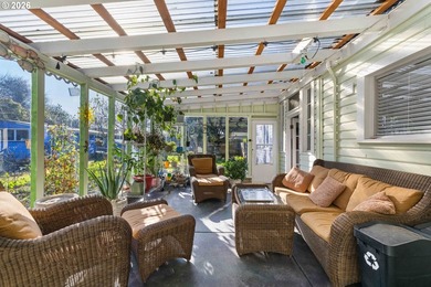 NEW PRICE, MOTIVATED SELLER!! Beautifully updated Victorian home - photo 16