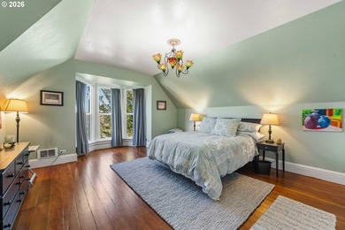 NEW PRICE, MOTIVATED SELLER!! Beautifully updated Victorian home - photo 22