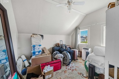 NEW PRICE, MOTIVATED SELLER!! Beautifully updated Victorian home - photo 27