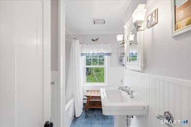 Historic Charm, Modern Comfort, and Coastal Living in Noank~ - photo 31